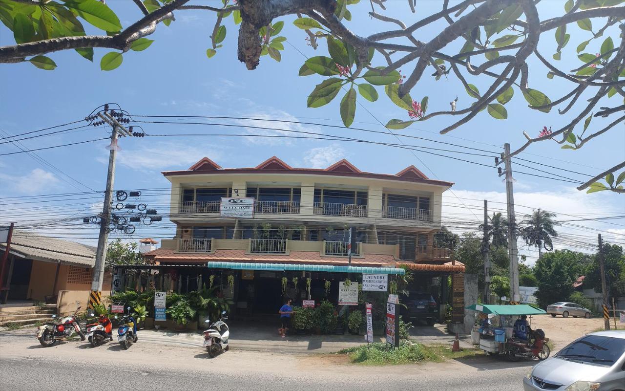 P&t * Strand Bang Rak